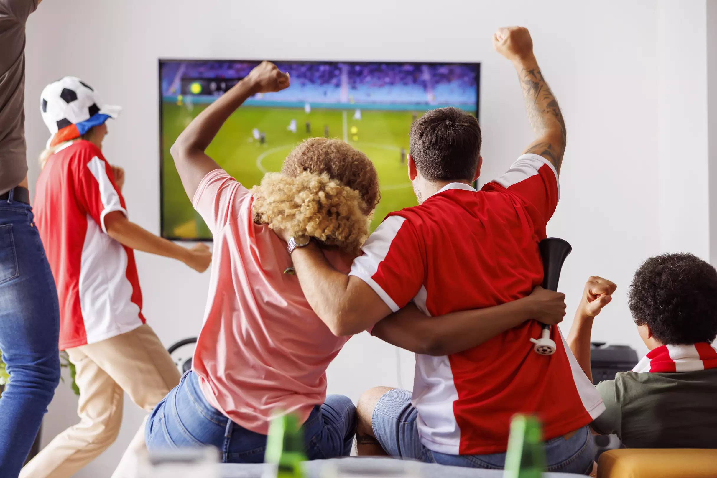 ما هو تطبيق كارلوس برو؟ ولماذا هو مرشح ليكون أفضل تطبيق IPTV في 2025؟